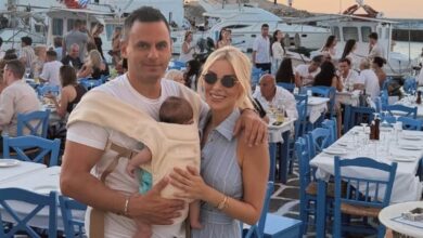 Η Κατερίνα Καινούργιου απαθανατίζει τον Παναγιώτη Κουτσουμπή μαζί με την… |
