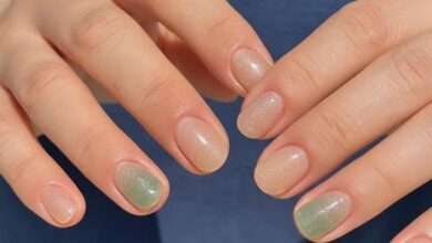 Sea Glass Nails: Το κομψό καλοκαιρινό μανικιούρ που φαίνεται πιο ακριβό