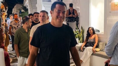 Ο Ατζούν Ιλιτζαλί κάνει διακοπές στη Μύκονο