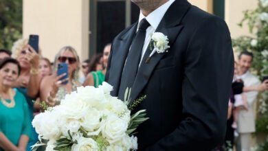 Οι πρώτες φωτογραφίες από τον γάμο της με τον Τζον Μεραμβελιωτάκη