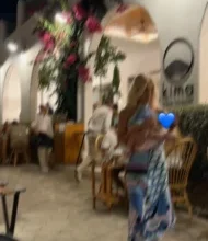 Κατερίνα Καινούργιου: Βραδινή βόλτα με την τριών μηνών κόρη της, Ξένια στην Πάρο