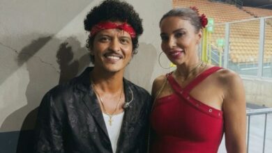 Κέλλυ Κελεκίδου: Ταξίδεψε στο Μιλάνο για τον Bruno Mars και βρέθηκε στα παρασκήνια μαζί του!