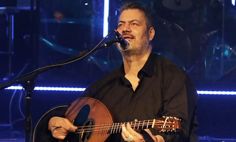 Μανώλης Κονταρός: Ακύρωσε την εμφάνισή του στο Ρέθυμνο λόγω των καταστροφικών πυρκαγιών