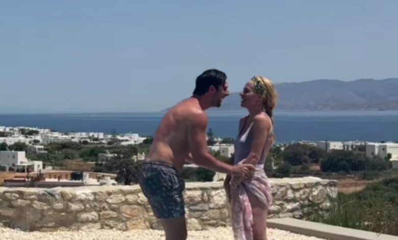 Το χιουμοριστικό βίντεο στην Πάρο και οι πόζες στον αέρα