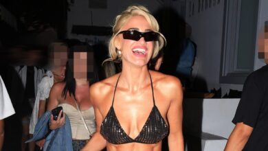 Η αποκαλυπτική εμφάνιση της σε βραδινή βόλτα στη Μύκονο