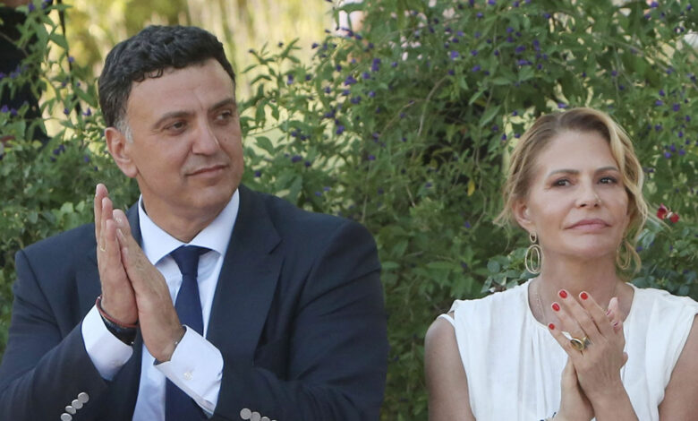 Τζένη Μπαλατσινού: Η ζωή δίπλα στον Βασίλη Κικίλια, τα 4 παιδιά της και η δημόσια εικόνα
