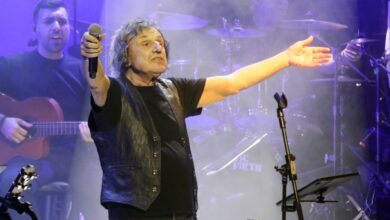 Βασίλης Παπακωνσταντίνου: Ζήτησε να σβήσουν τα καπνογόνα σε συναυλία του στην Κρήτη