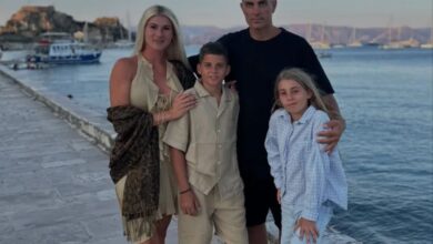 Στην Κέρκυρα για διακοπές ο Στέλιος Χανταμπάκης και η Όλγα Πηλιάκη μαζί με τα παιδιά τους