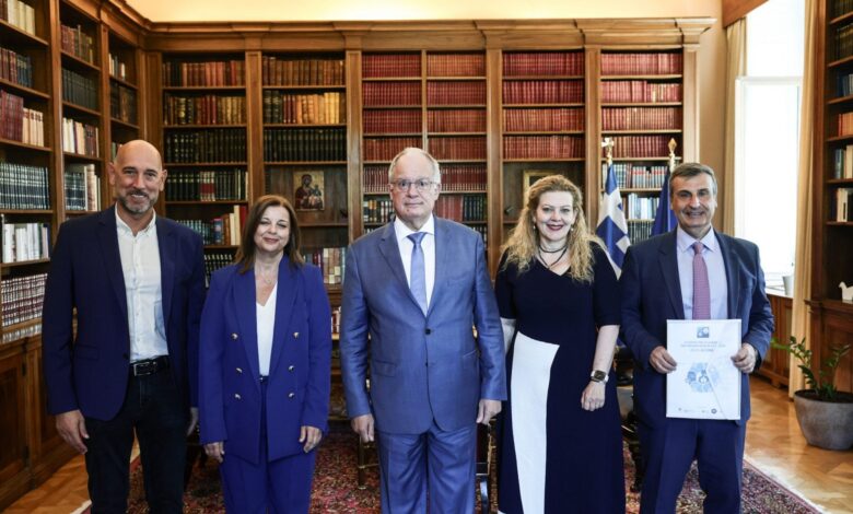 Τη Χάρτα της Ελληνικής Πνευμονολογικής Εταιρείας υπέγραψε ο Πρόεδρος της Δημοκρατίας