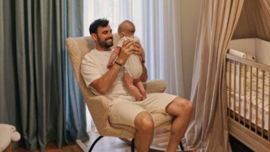 Ο Νίκος Πολυδερόπουλος στο πιο γλυκό βίντεο με τον γιο του: “Η αγκαλιά που… |