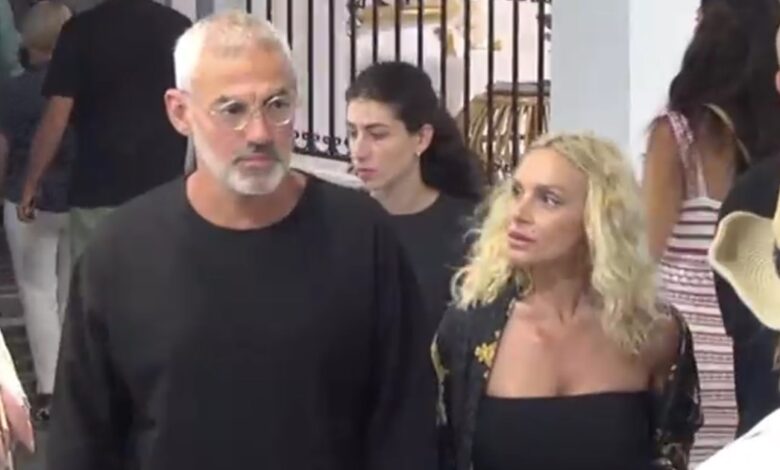 Ελεωνόρα Ζουγανέλη και Νίκος Συρίγος σε νυχτερινή βόλτα στη Μύκονο |