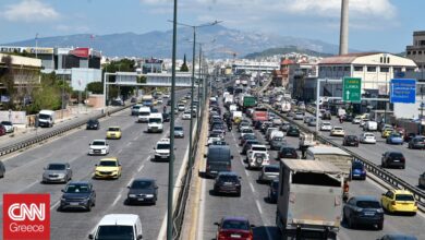 Πόσο χρόνο περνούν οι Έλληνες πίσω από ένα τιμόνι;