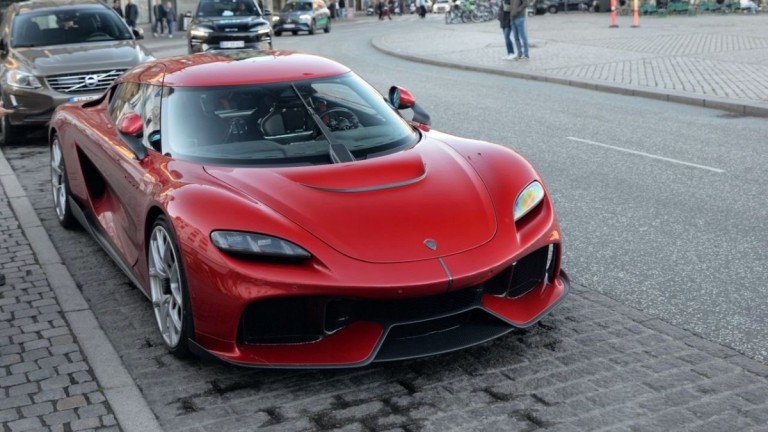 Έσπασαν το παρμπρίζ της πρώτης Koenigsegg Gemera των 2,5 εκατ. ευρώ