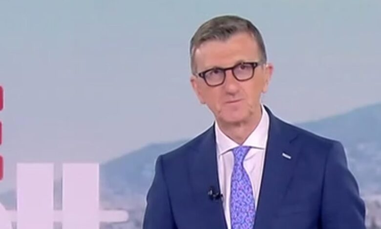 Άρης Πορτοσάλτε: “Κάτι τελειωμένοι τύποι, ηλίθιοι με έχουν σκιτσάρει με… |