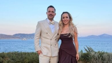 Η Καλομοίρα και ο σύζυγός της έγιναν κουμπάροι – Οι οικογενειακές… |