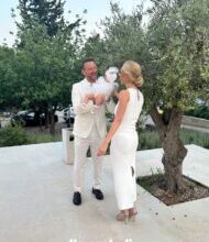 Κώστας Καραφώτης & Κάτια Μάνου: Βάφτισαν την επτά μηνών κόρη τους στη Βουλιαγμένη