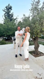 Κώστας Καραφώτης & Κάτια Μάνου: Βάφτισαν την επτά μηνών κόρη τους στη Βουλιαγμένη