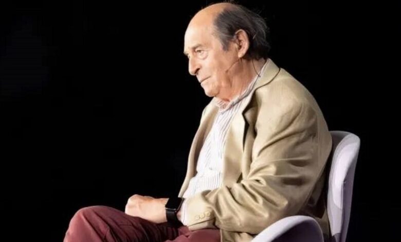 “Θεωρώ τον Μανούσο Μανουσάκη λίγο σαν δάσκαλο. Με εκπαίδευσε” |