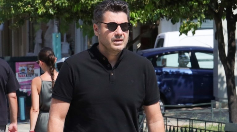 Στον “πάγο” η εκπομπή του Λάμπρου Κωνσταντάρα |