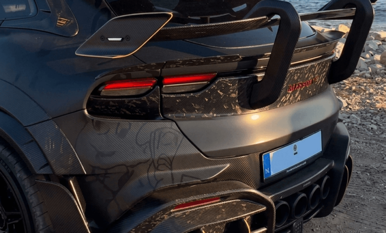 Στη Μύκονο η Mansory Pugnator, η ακραία Ferrari Purosangue