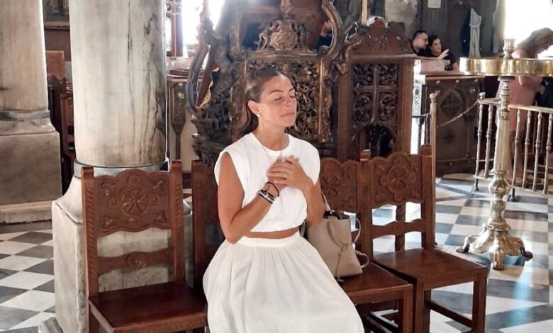 Maria Menounos: Προσκύνησε στη Μεγαλόχαρη της Τήνου μαζί με την κόρη της – «Νιώθω ευγνώμων…» Maria Menounos: Προσκύνησε στη Μεγαλόχαρη της Τήνου μαζί με την κόρη της – «Νιώθω ευγνώμων…»