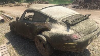 Porsche 911: Τέσσερα χρόνια θαμμένη στη λάσπη! Δες την σήμερα