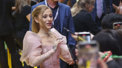 Ariana Grande: Αποσύρεται προσωρινά μετά τα σχόλια για την εμφάνιση και την υγεία της