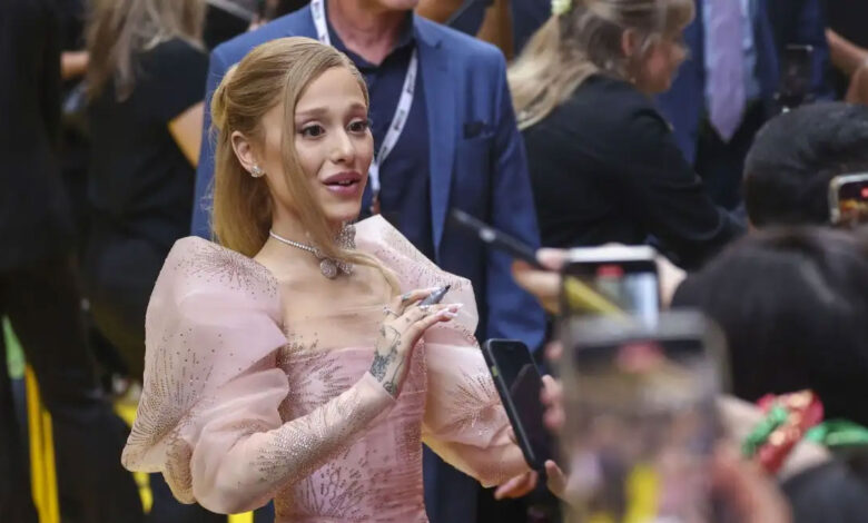Ariana Grande: Αποσύρεται προσωρινά μετά τα σχόλια για την εμφάνιση και την υγεία της Ariana Grande: Αποσύρεται προσωρινά μετά τα σχόλια για την εμφάνιση και την υγεία της