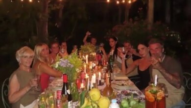 Μπρούκλιν Μπέκαμ και Νίκολα Πελτζ κοιμούνται αγκαλιά
