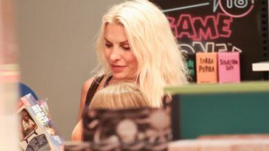 Η Ελένη Μενεγάκη σε καθημερινές στιγμές μαζί με τη Μαρίνα Παντζοπούλου |