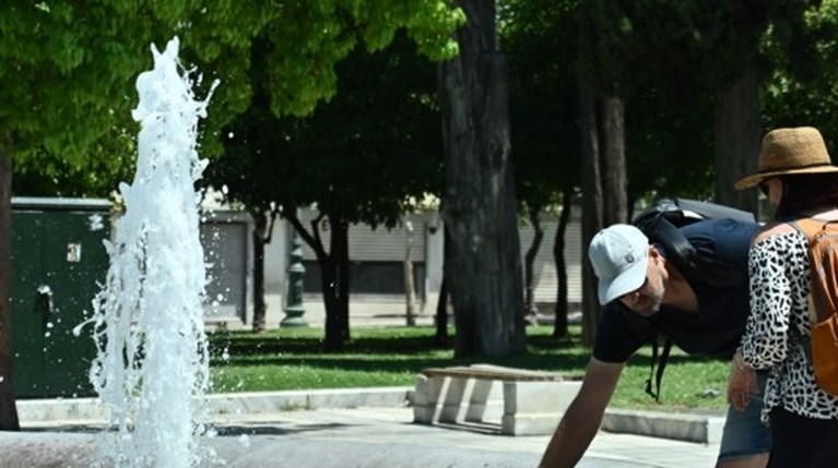 Καιρός: Η ζέστη επιμένει παρά τη μικρή πτώση του υδραργύρου – Σε ποιες… |