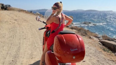 «Είμαι χωρίς κράνος γιατί είμαι σταματημένη»