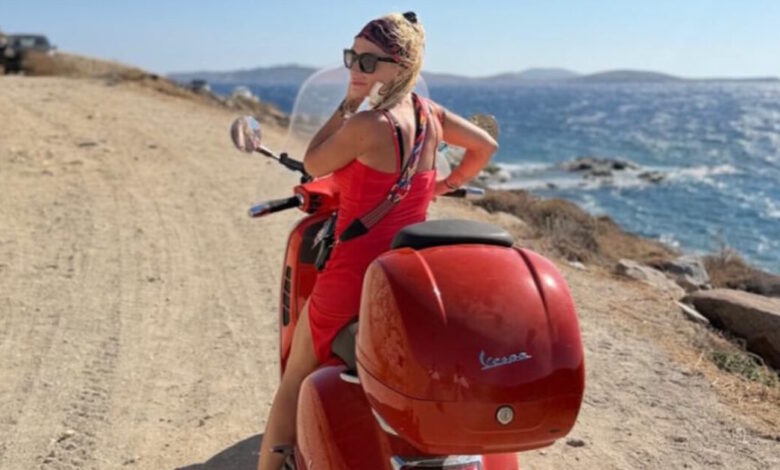 «Είμαι χωρίς κράνος γιατί είμαι σταματημένη»