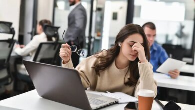 Ταχυκαρδία, δύσπνοια, πίεση: Πώς το στρες δοκιμάζει την καρδιά και πώς να πάρεις τον έλεγχο