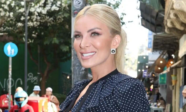 «Έλιωσε» το Instagram η Κατερίνα Καινούργιου: «Η γυναίκα που κρατούσε κάποτε εμένα, κράτησε σήμερα τη δισέγγονή της»