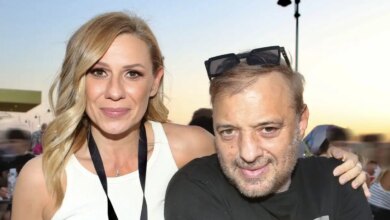 Κατερίνα Καραβάτου και Χρήστος Φερεντίνος διασκέδασαν μαζί σε πανηγύρι χωριού στα Γιάννενα