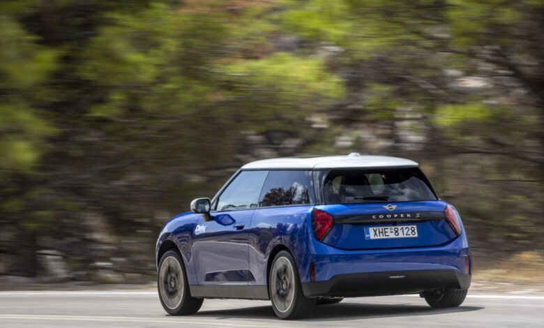 Το επόμενο MINI Cooper ετοιμάζει τη μεγαλύτερη ανατροπή στην ιστορία του Το επόμενο MINI Cooper ετοιμάζει τη μεγαλύτερη ανατροπή στην ιστορία του