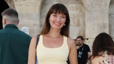 Κατερίνα Μισιχρόνη: «Έτρωγα σε ένα ιταλικό και δίπλα μου καθόταν η Σάρον Στόουν, περνούσα τη διάβαση με τον Ράιαν Γκόσλινγκ»