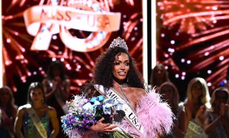 Miss USA 2026: Νικήτρια η 31χρονη Justus Kelly που «έσπασε» ένα ταμπού 75 ετών Miss USA 2026: Νικήτρια η 31χρονη Justus Kelly που «έσπασε» ένα ταμπού 75 ετών