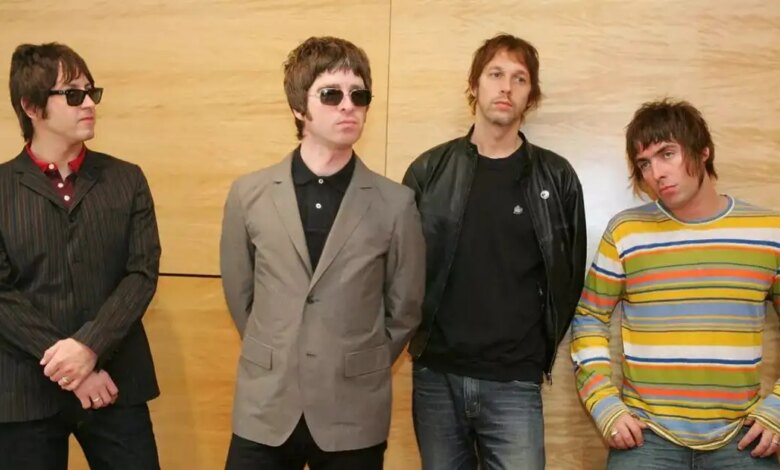 Ο Μπράντον Φλάουερς των «The Killers» αποκάλυψε πως ήταν αντίθετος με την επανένωση των «Oasis»