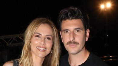 Ντορέττα Παπαδημητρίου και Γιώργος Γεροντιδάκης σε νέα τρυφερή φωτογραφία από τις διακοπές τους στο Πόρτο Χέλι