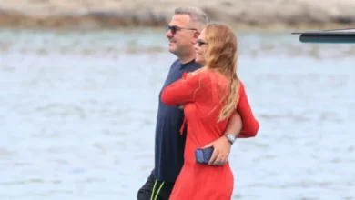 Αντώνης Ρέμος – Υβόννη Μπόσνιακ: Η κοινή εμφάνιση του ζευγαριού στο «νησί των ανέμων»