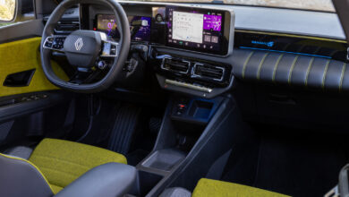 Η Renault αρνείται να καταργήσει τα κουμπιά – Και πληρώνει γι’ αυτό