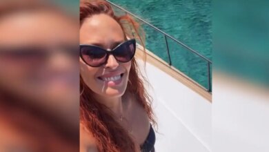 Η Σίσσυ Χρηστίδου έκανε βόλτα με σκάφος στην Κρήτη και φανέρωσε το ειδυλλιακό τοπίο που απολαμβάνει