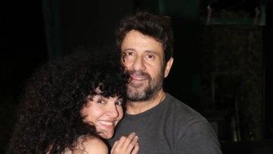 Μαρία Σολωμού και Αλέξης Γεωργούλης χόρεψαν αγκαλιά σε νυχτερινή έξοδο για την γιορτή του ηθοποιού
