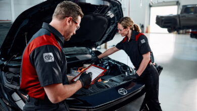 Η Toyota χτυπά τον κινητήρα με σφυρί για να δει αν θέλει αλλαγή!