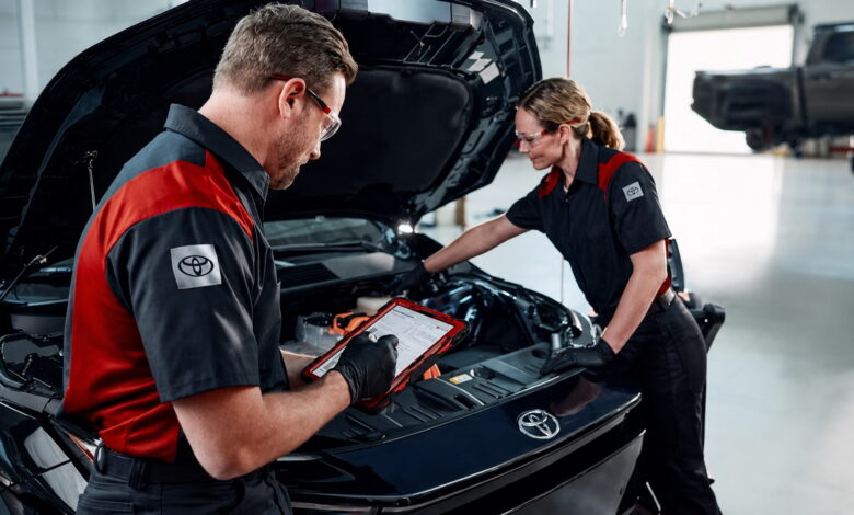 Η Toyota χτυπά τον κινητήρα με σφυρί για να δει αν θέλει αλλαγή!