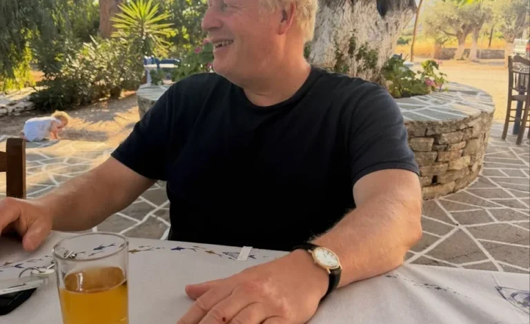 Boris Johnson: Ξανά στην Ελλάδα για διακοπές o πρώην πρωθυπουργός της Βρετανίας