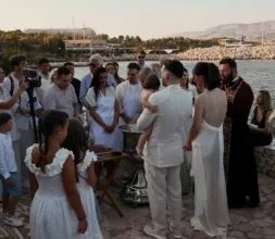 Αντώνης Βλωτιδέλλης & Βαλέρια Χοψονίδου: Βάφτισαν τον μονάκριβο γιο τους στη Βουλιαγμένη