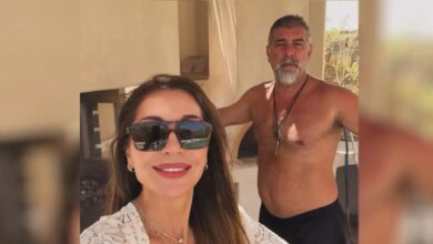 Δέσποινα Βανδή – Βασίλης Μπισμπίκης: Γιόρτασαν τον Δεκαπενταύγουστο στην Πάρο με άρωμα Κρήτης